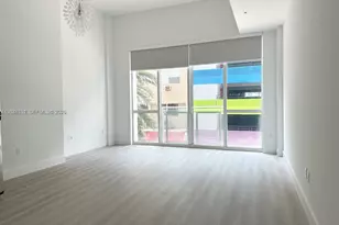 253 NE 2nd St, Miami, FL 33132 - Photo 3