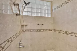 8813 Paradise Ct, Tamarac, FL 33321 - Photo 27