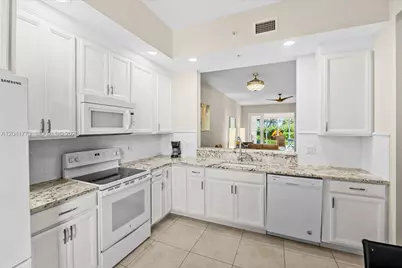 38 E Harbour Isle Dr E #104, Fort Pierce, FL 34949 - Photo 5
