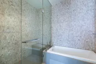 88 SW 7th St, Miami, FL 33130 - Photo 15