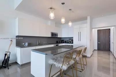 88 SW 7th St #4106, Miami, FL 33130 - Photo 7