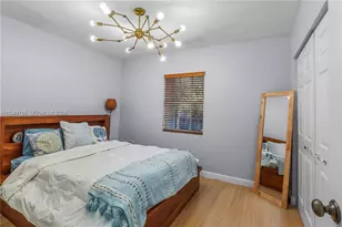 1875 Alamanda Dr, North Miami, FL 33181 - Photo 13