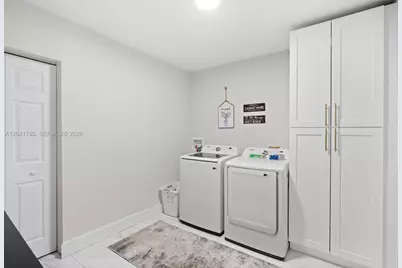 710 SW 70th Ave, Pembroke Pines, FL 33023 - Photo 11