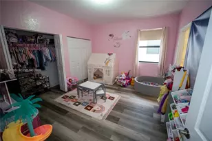 8821 W 34th Ct, Hialeah, FL 33018 - Photo 9