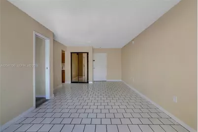 4805 NW 7th St #302-15, Miami, FL 33126 - Photo 11