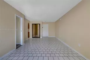 4805 NW 7th St, Miami, FL 33126 - Photo 11
