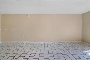 4805 NW 7th St, Miami, FL 33126 - Photo 9