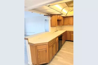 8024 Tatum Waterway Dr #6B, Miami Beach, FL 33141 - Photo 5