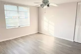 8024 Tatum Waterway Dr, Miami Beach, FL 33141 - Photo 9
