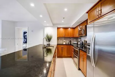 1717 N Bayshore Dr #A-2056, Miami, FL 33132 - Photo 5