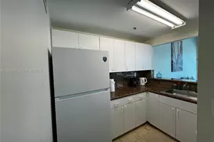 5445 Collins Ave, Miami Beach, FL 33140 - Photo 9