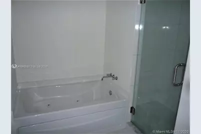 500 Brickell Ave #2604, Miami, FL 33131 - Photo 13