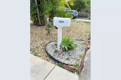 1311 N 69th Ave, Hollywood, FL 33024 - Photo 21