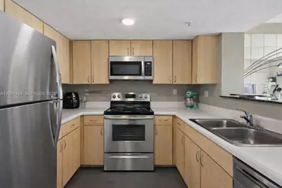 3000 Coral Way #416, Miami, FL 33145 - Photo 7