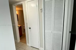 9280 Fontainebleau Bl, Miami, FL 33172 - Photo 7