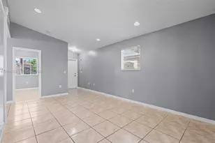 1261 SE 27th St, Homestead, FL 33035 - Photo 9
