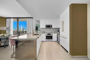 88 SW 7th St, Miami, FL 33130 - Photo 9