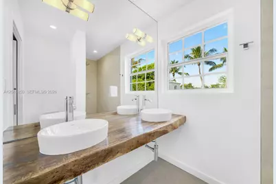 939 W 47th Ct, Miami Beach, FL 33140 - Photo 29