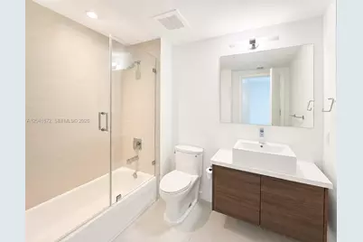 1010 SW 2nd Ave #1504, Miami, FL 33130 - Photo 9