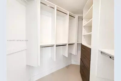 1010 SW 2nd Ave #1504, Miami, FL 33130 - Photo 5