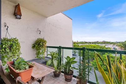 2075 SW 122nd Ave #505, Miami, FL 33175 - Photo 1