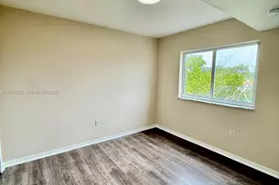 2475 NW 16th St Rd, Miami, FL 33125 - Photo 11