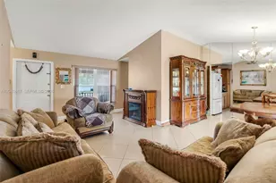 19240 NW 60th Ct, Hialeah, FL 33015 - Photo 11