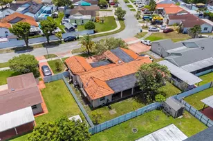 19240 NW 60th Ct, Hialeah, FL 33015 - Photo 49