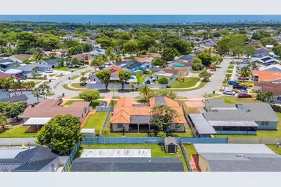 19240 NW 60th Ct, Hialeah, FL 33015 - Photo 51