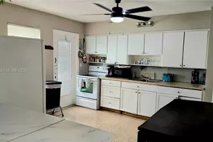 241 NW 32nd St, Miami, FL 33127 - Photo 19