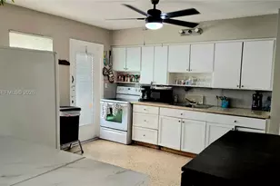 241 NW 32nd St, Miami, FL 33127 - Photo 23