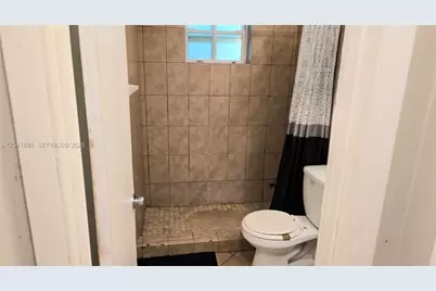 241 NW 32nd St, Miami, FL 33127 - Photo 41