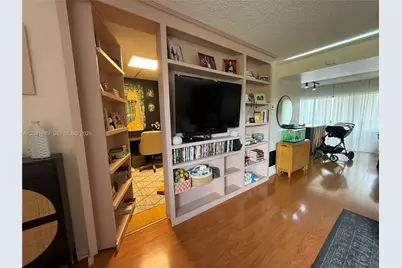 17000 NW 67th Ave #402, Hialeah, FL 33015 - Photo 29