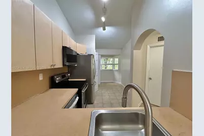 1270 SE 28th Ct #202, Homestead, FL 33035 - Photo 5