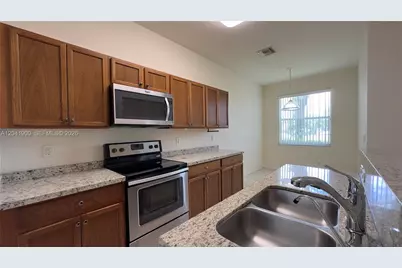 3042 Grandiflora Dr, Greenacres, FL 33467 - Photo 7