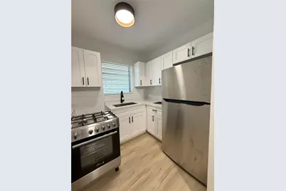 641 10th St #2, Miami Beach, FL 33139 - Photo 9