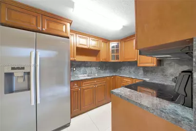 1701 NW 37th Ave #B, Miami, FL 33125 - Photo 3