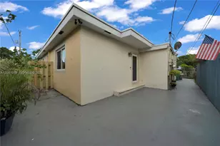 1701 NW 37th Ave, Miami, FL 33125 - Photo 11