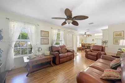 906 SW 8th Ave, Hallandale Beach, FL 33009 - Photo 5