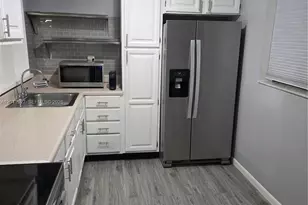 8065 SW 107th Ave, Miami, FL 33173 - Photo 5