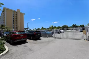 2000 NE 135th St, North Miami, FL 33181 - Photo 5