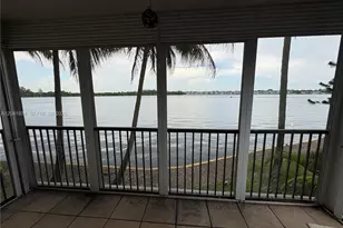 1075 NE Miami Gardens Dr, Miami, FL 33179 - Photo 3