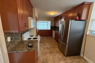 1075 NE Miami Gardens Dr, Miami, FL 33179 - Photo 5