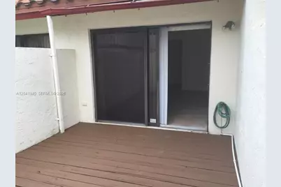 331 Ives Dairy Rd #331-10, Miami, FL 33179 - Photo 5