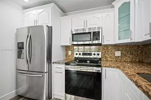 6832 W 2nd Ct, Hialeah, FL 33014 - Photo 9