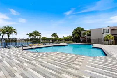 10288 NW 9th St Cir #501, Miami, FL 33172 - Photo 17
