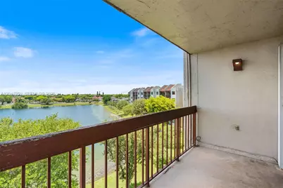 10288 NW 9th St Cir #501, Miami, FL 33172 - Photo 15