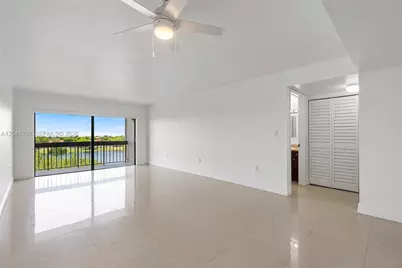 10288 NW 9th St Cir #501, Miami, FL 33172 - Photo 7