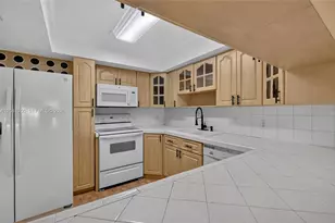 7055 W 3rd Ct, Hialeah, FL 33014 - Photo 11