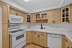 7055 W 3rd Ct, Hialeah, FL 33014 - Photo 9